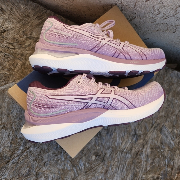 Asics Gel-Cumulus 24 Shoes - Picture 9 of 16